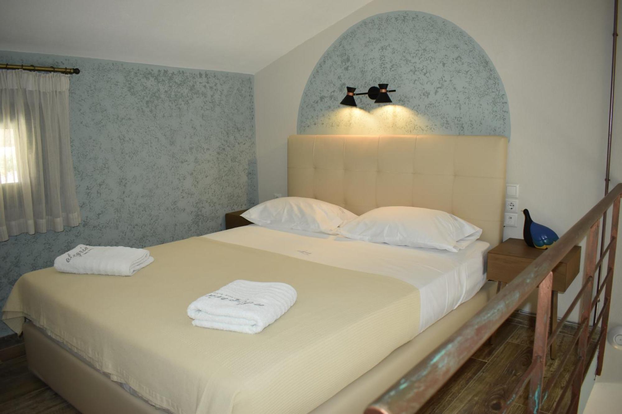 Alegria Suites Nikíti Kültér fotó